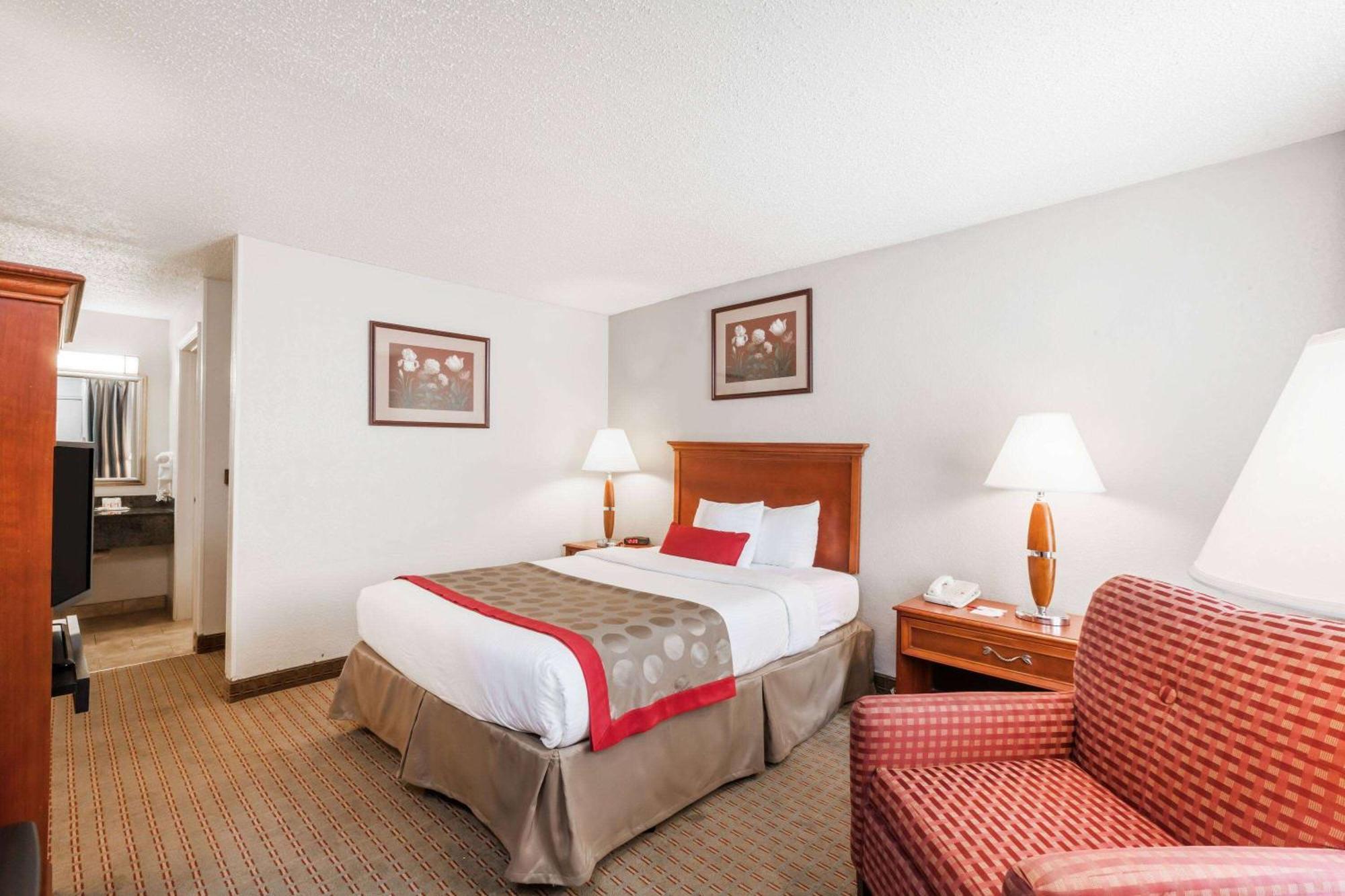 Ramada By Wyndham New Iberia Ξενοδοχείο Εξωτερικό φωτογραφία